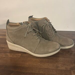 Clark’s wedge bootie